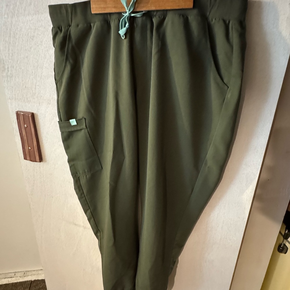 Garde Malade scrub pants